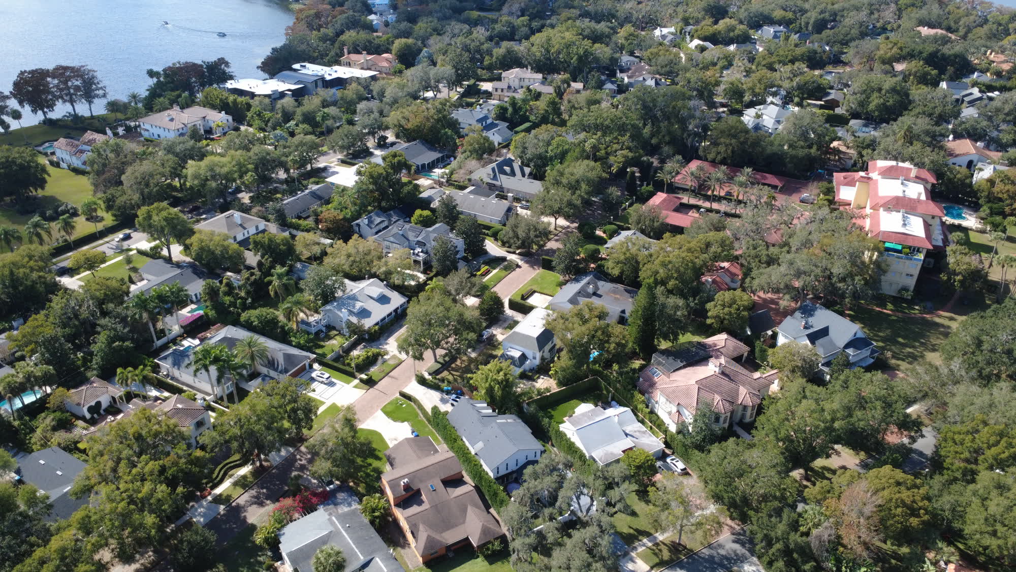 Aerial view of a lakeside Central Florida neighborhood